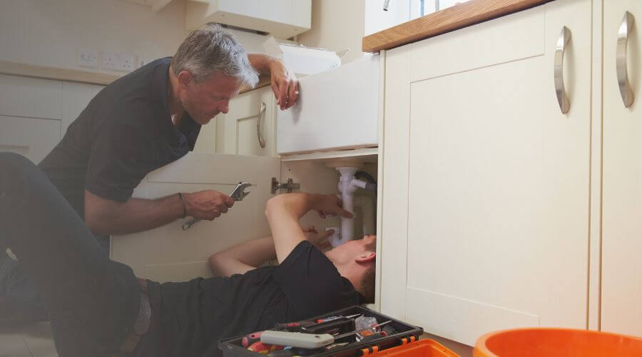 Expert burst pipe repair services in Kellnersville, WI